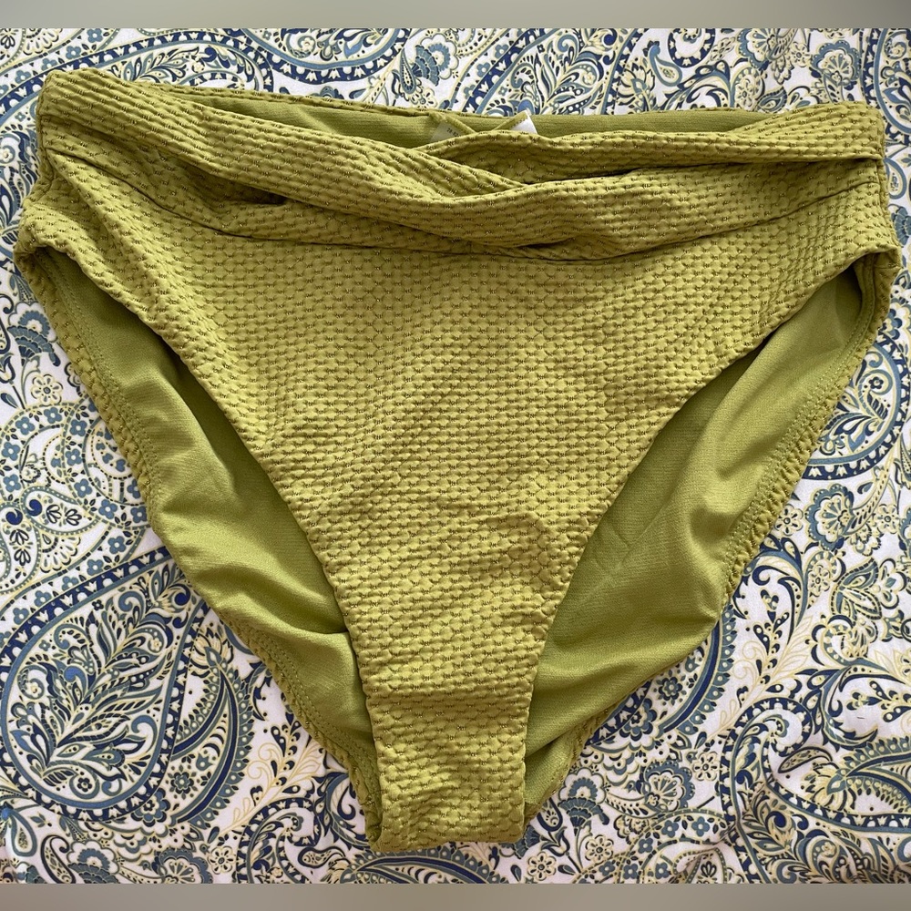 textured green bikini bottom!